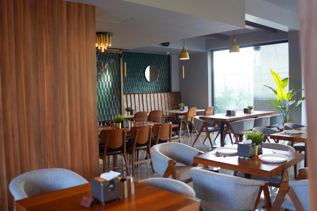 Sky Roof Hotel นิโคเซีย ภายนอก รูปภาพ