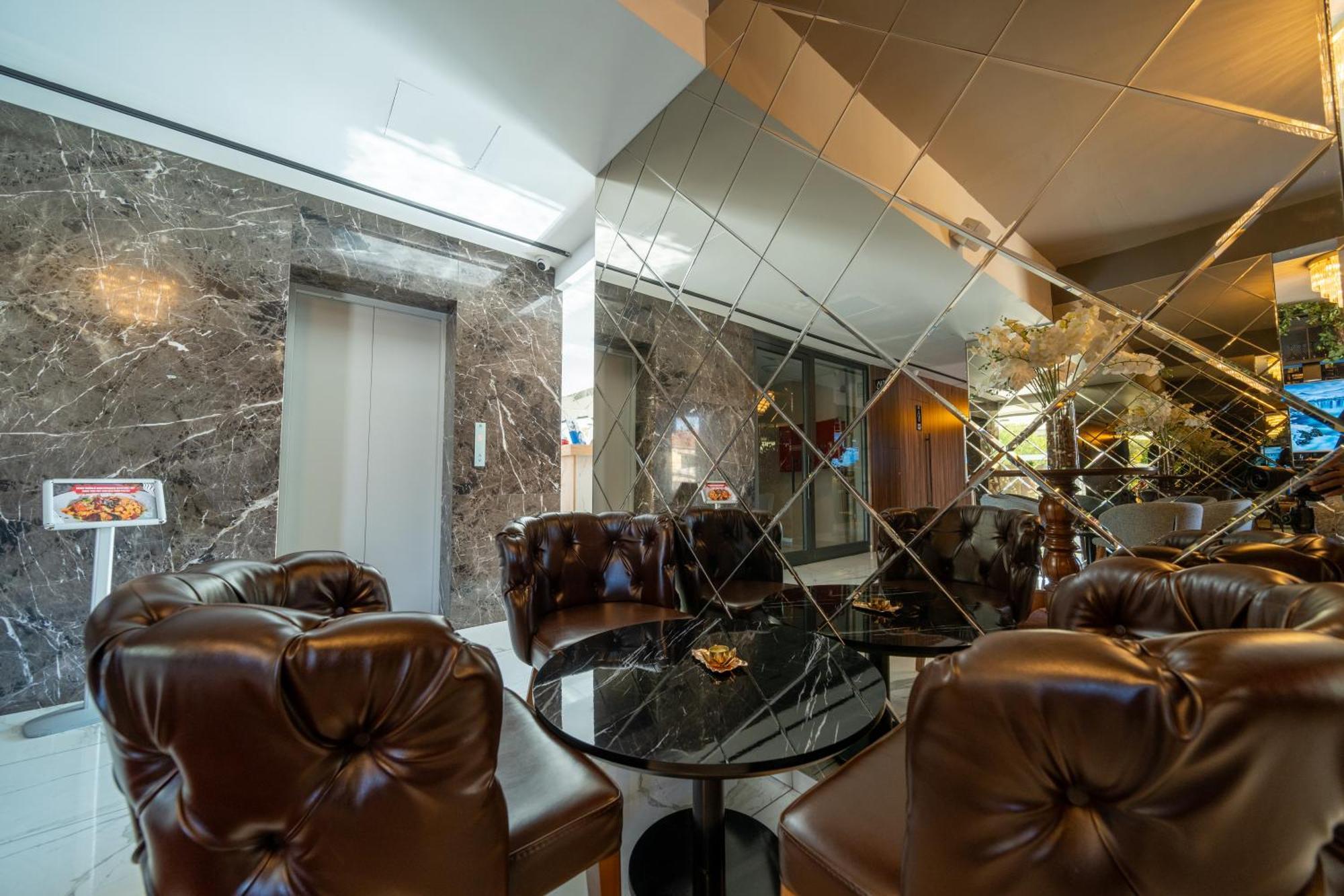 Sky Roof Hotel นิโคเซีย ภายนอก รูปภาพ